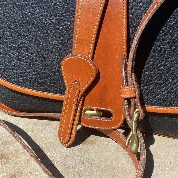 Dooney & Bourke Black and Brown Crossbody Bag with Classic Design - Picture 3 of 8